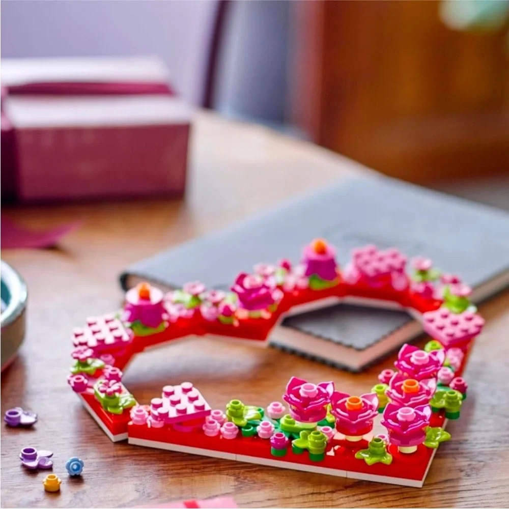 Lego Heart Ornament (40638) NEW - Picture 8 of 9
